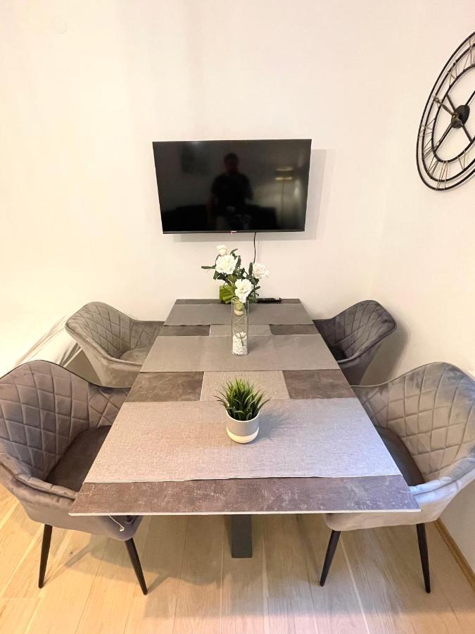 Apartamento Ein Traum Im Leechwald Naehe Lkh Graz Exterior foto